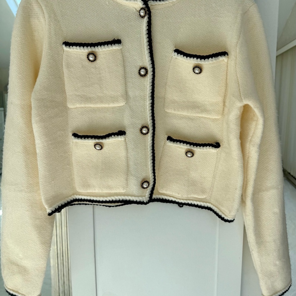 Bluoltre Apricot Cropped Cardigan with Black Contrast Trim